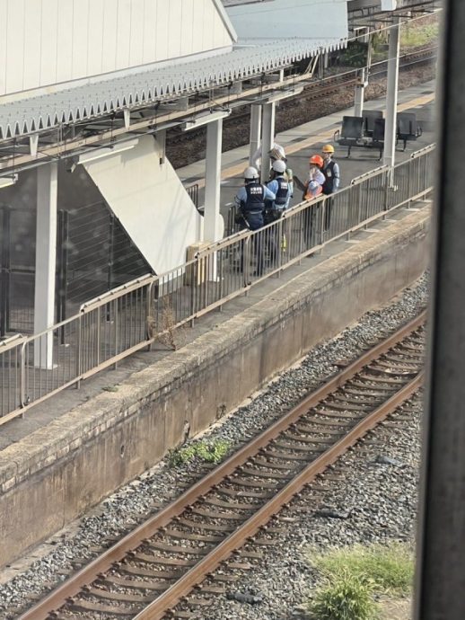 车站惊见可疑纸箱火车急停驶 打开发现“免治马桶”