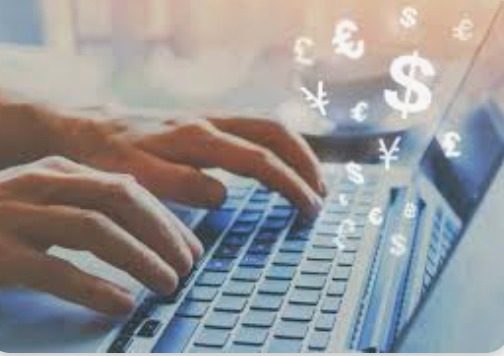 转钱给自己遭冻结 银行员神提问:“你跟自己什幺关系?”