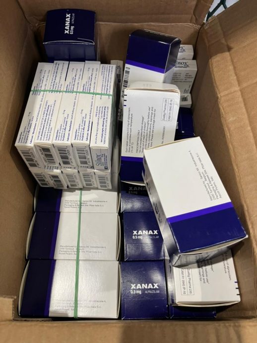 边境管制局在大马邮政枢纽查获3千多颗走私的受管制精神药物