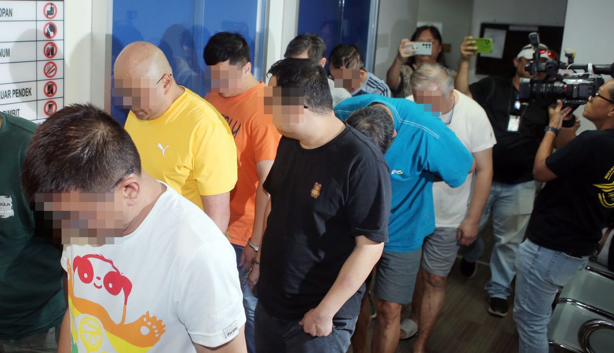 运尸伤警嫌犯仍在逃 另9男女嫌犯获保释 