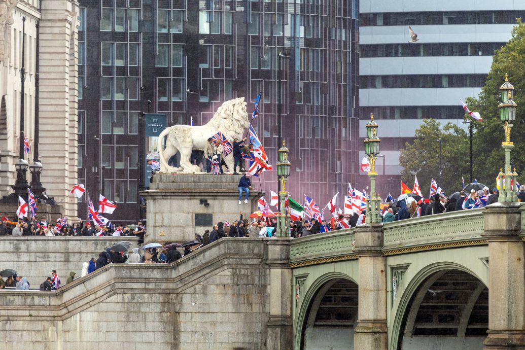 近代最大规模！伦敦逾11万人参加极右游行 马斯克力挺“下架政府”