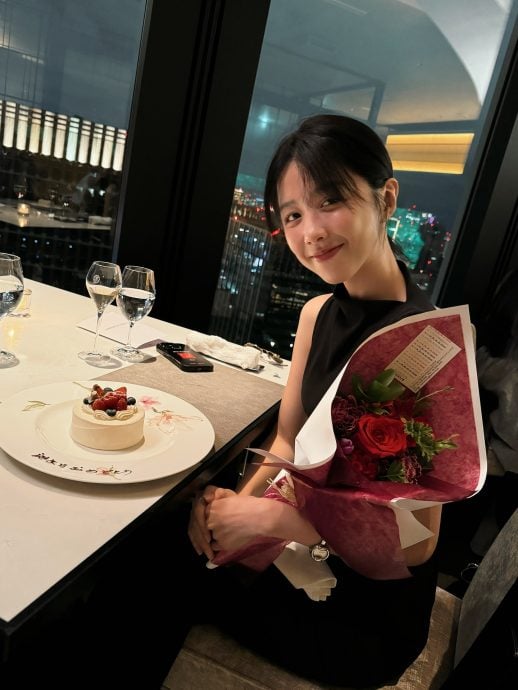 邵雨薇疑晒男友视角美照 男粉含泪：这个赞我按不下去