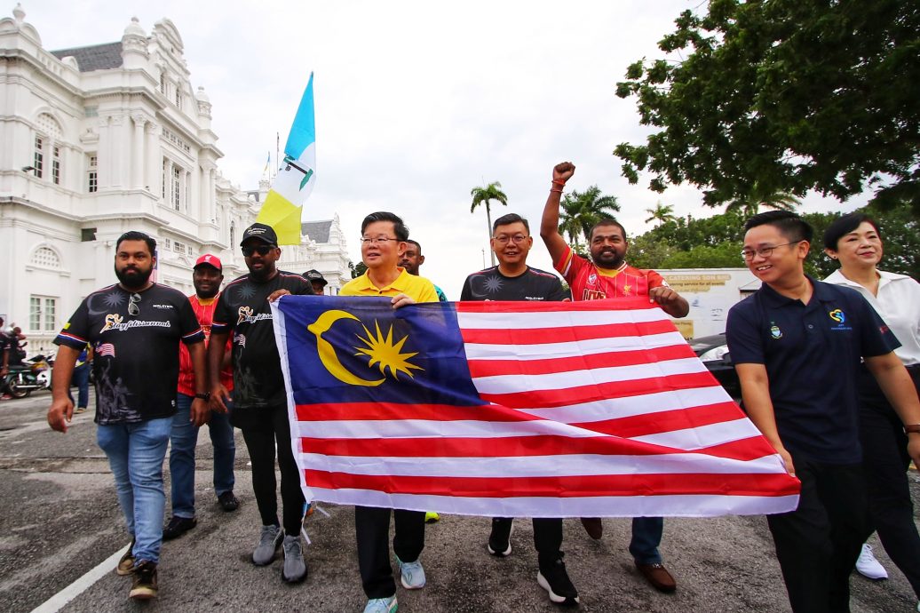 重签／暖势力／银行职员长跑展现爱国情