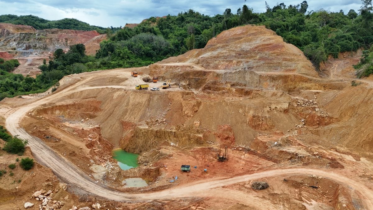 金价屡创新高 利资金“钱”景大好