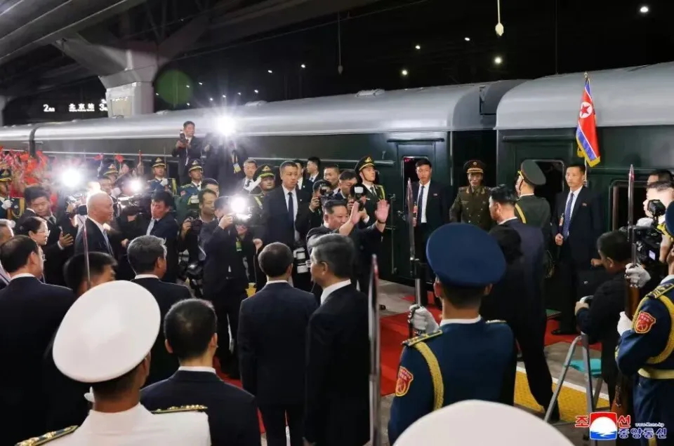 金正恩结束访华行程　乘坐专列返回朝鲜