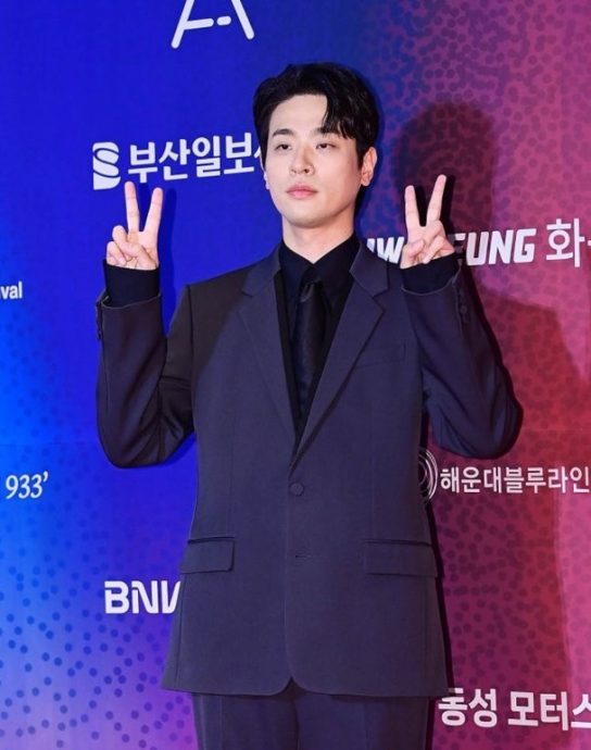 釜日电影奖|李炳宪4封影帝 金高恩摘影后拍视频致谢