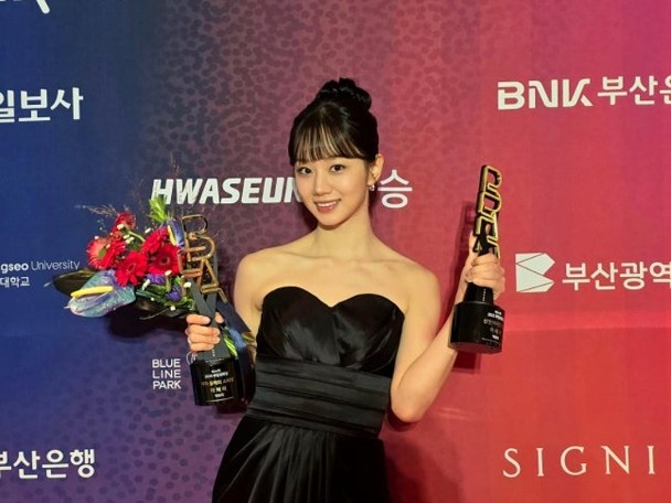 釜日电影奖|李炳宪4封影帝 金高恩摘影后拍视频致谢