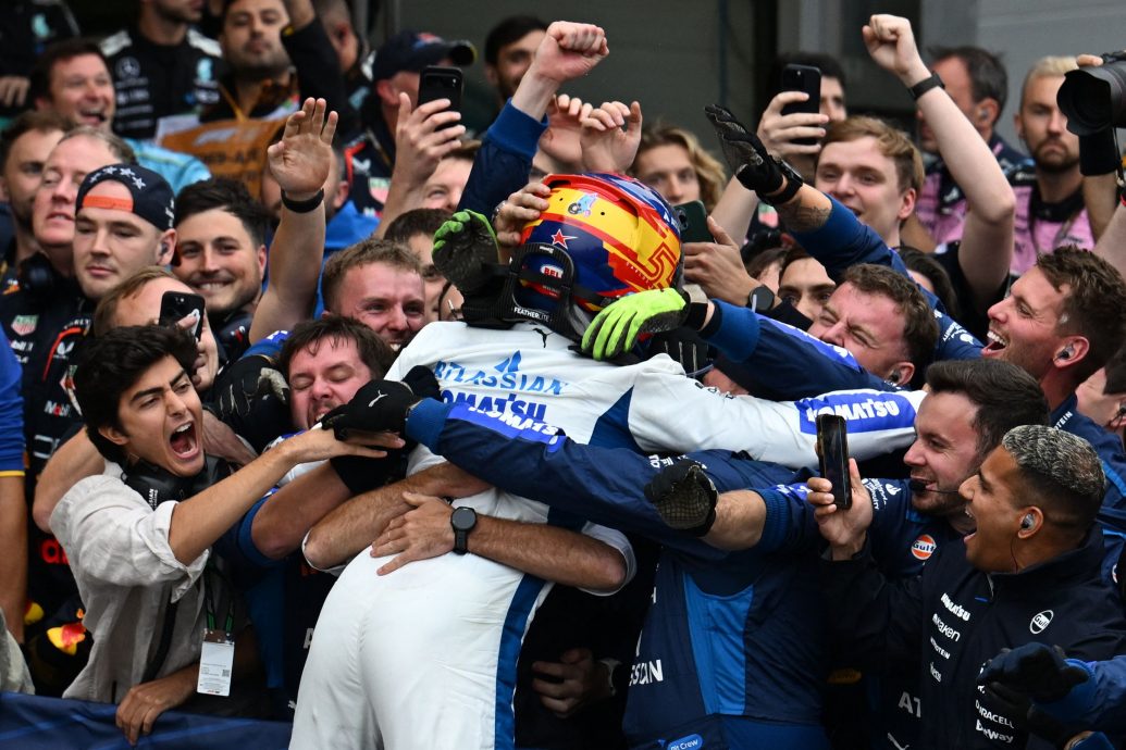 阿塞拜疆站F1|维斯塔潘完美表现封王  “4牛得分”近5年首见