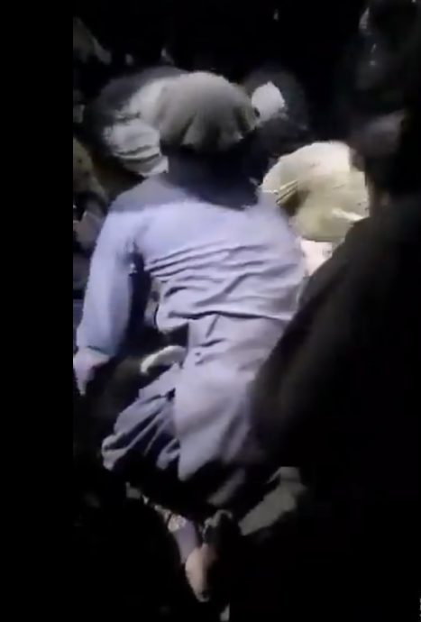 阿富汗强震村庄被毁 据报数百名村民被埋   