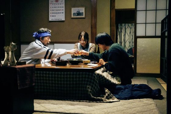 陈头头／《海岸村的日出日落》太阳下山明早依旧爬上来，花儿不谢也不往前走