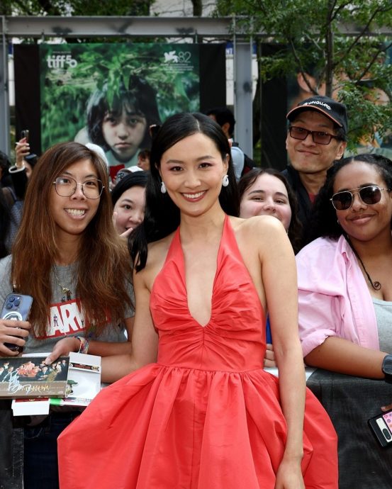 陈法拉暴瘦惊现排骨胸 影展生图被吐槽