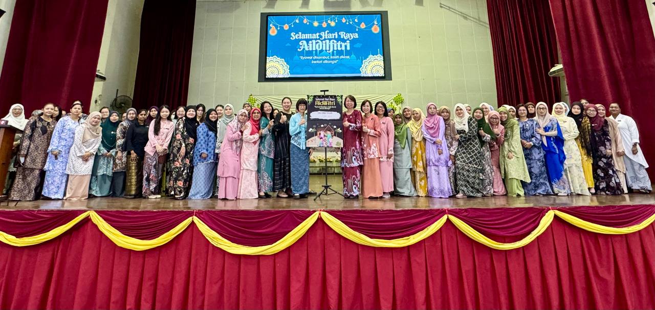 霹：主文∕学海学记|校园报道|霹雳女中开斋节庆典精彩   教师骑单车引瞩目  