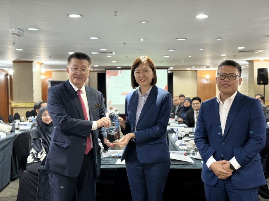 霹:请签网∕封面主文∕探讨先建后售房屋模式 黄诗情:保障购屋者防烂尾