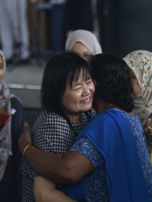 霹:这星期下∕学海学记|在南华华中执教28年 尤燕妮谢幕杏坛