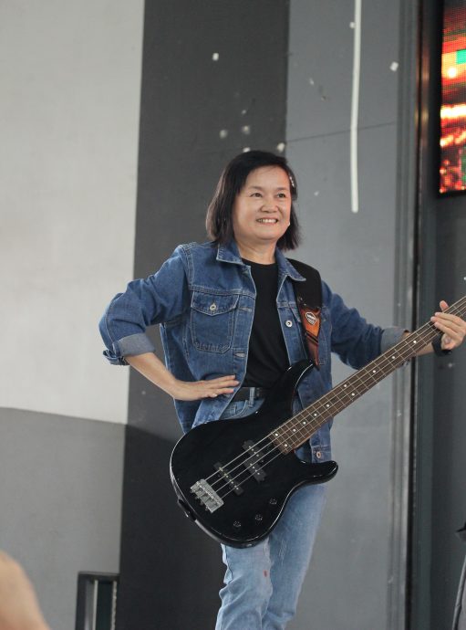 霹:这星期下∕学海学记|在南华华中执教28年 尤燕妮谢幕杏坛