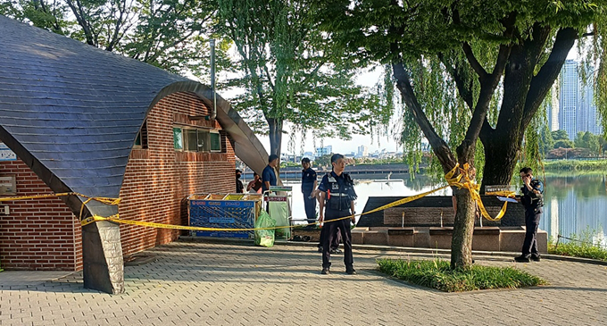 韩国一军官在游园地被发现死亡,现场发现军用步枪,军警正联合展开调查