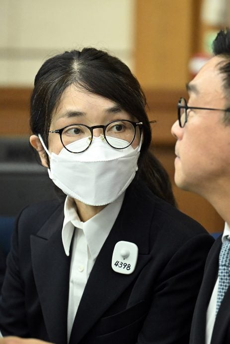 韩国宪政史首例 前第一夫人金建希出庭受审 全盘否认所有指控