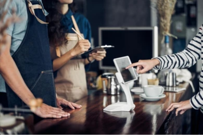 颜值即正义? 女子叹咖啡店店员差别待遇
