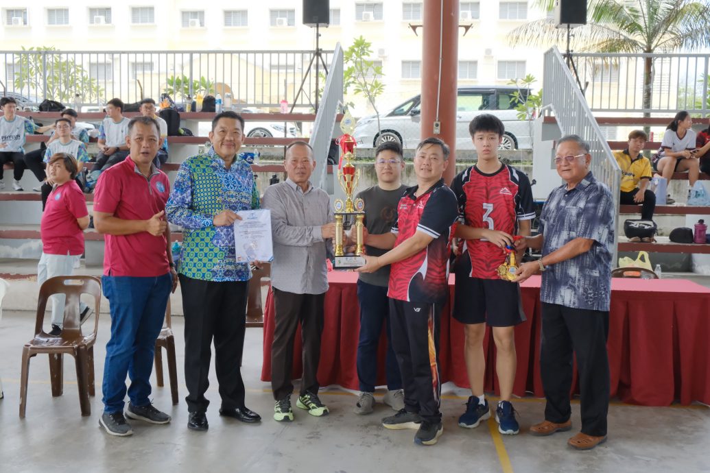 首届“李友成杯”排球赛落幕 实兆远队包揽男女冠军