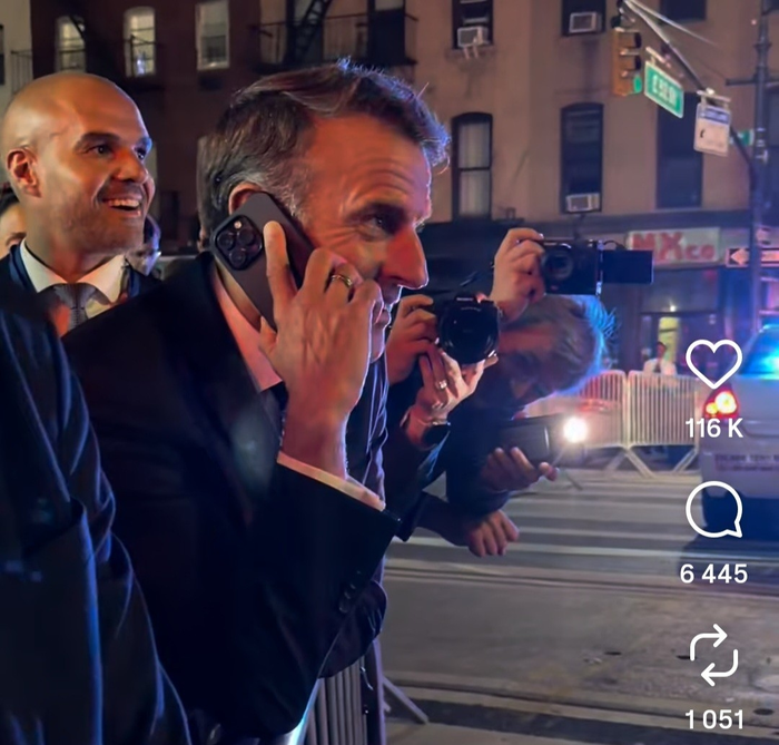 马克龙纽约街头被拦下给特朗普车队让路 当场致电特朗普