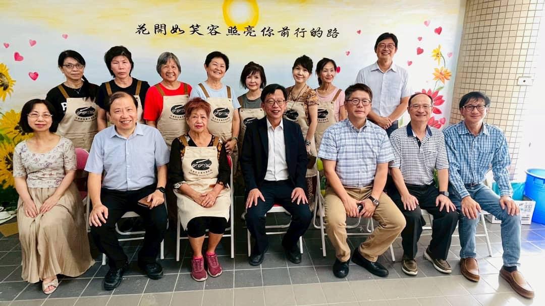 马来西亚美术家协会代表团赴彰化师范大学画壁画