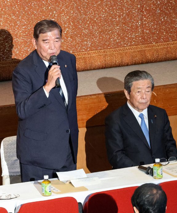 麻生、高市拟提前总裁选举　逼日相石破茂下台