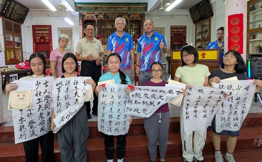 黄麟淞:中华文明瑰宝 书法须焕发新生代代传