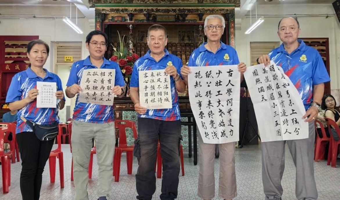 黄麟淞:中华文明瑰宝 书法须焕发新生代代传