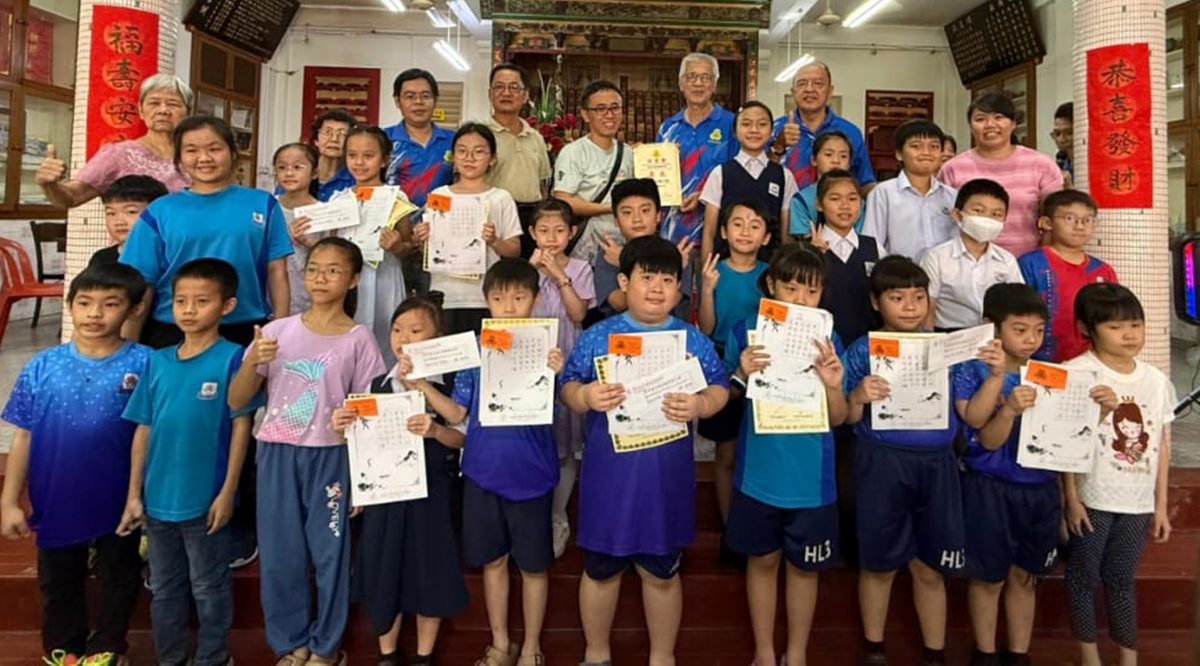 黄麟淞:中华文明瑰宝 书法须焕发新生代代传