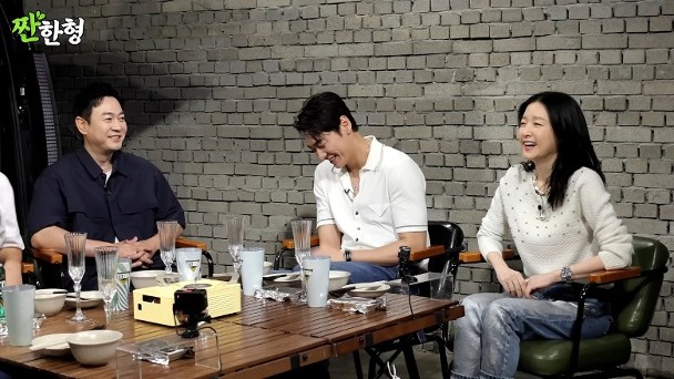 龙凤胎已14岁 李英爱曝女儿想当偶像