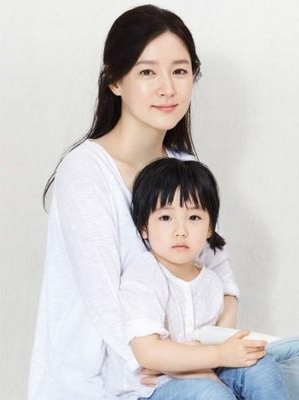 龙凤胎已14岁 李英爱曝女儿想当偶像