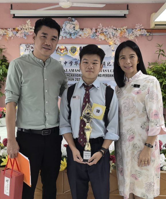 (1/10见报)大都会-学海/大都会学海学记/(副文)八打灵县P区中学华语诗歌朗诵比赛