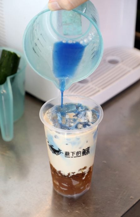 （13/9见报）吃货来啰-蔚下的鲸 蓝色新定调/12图