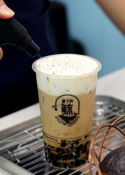 （13/9见报）吃货来啰-蔚下的鲸 蓝色新定调/12图