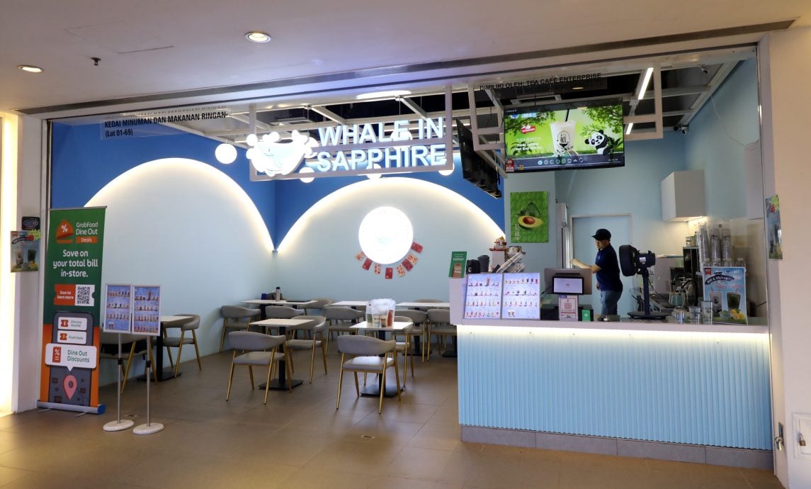 （13/9见报）吃货来啰-蔚下的鲸 蓝色新定调/12图