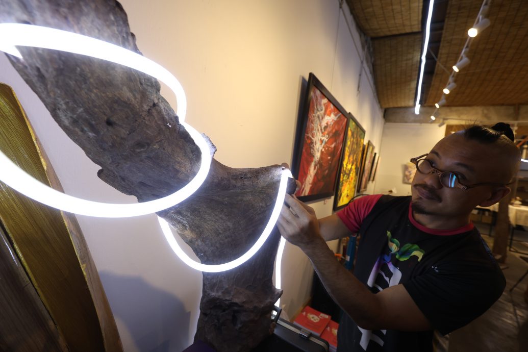 (17/9见报)特职世界-多栖艺术家 林资深/18图