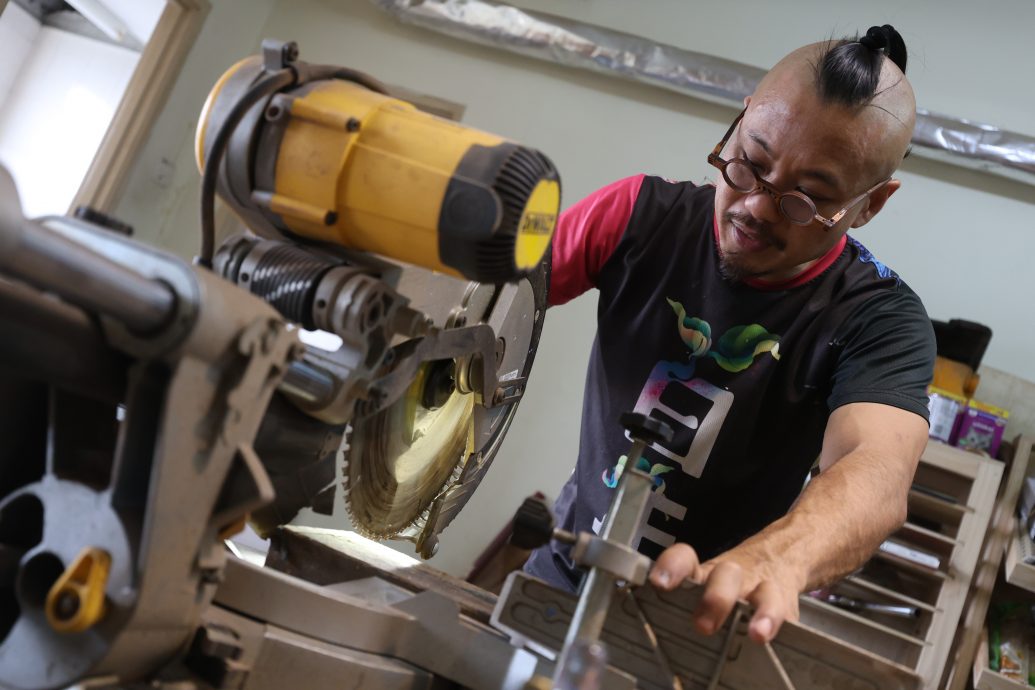 (17/9见报)特职世界-多栖艺术家 林资深/18图