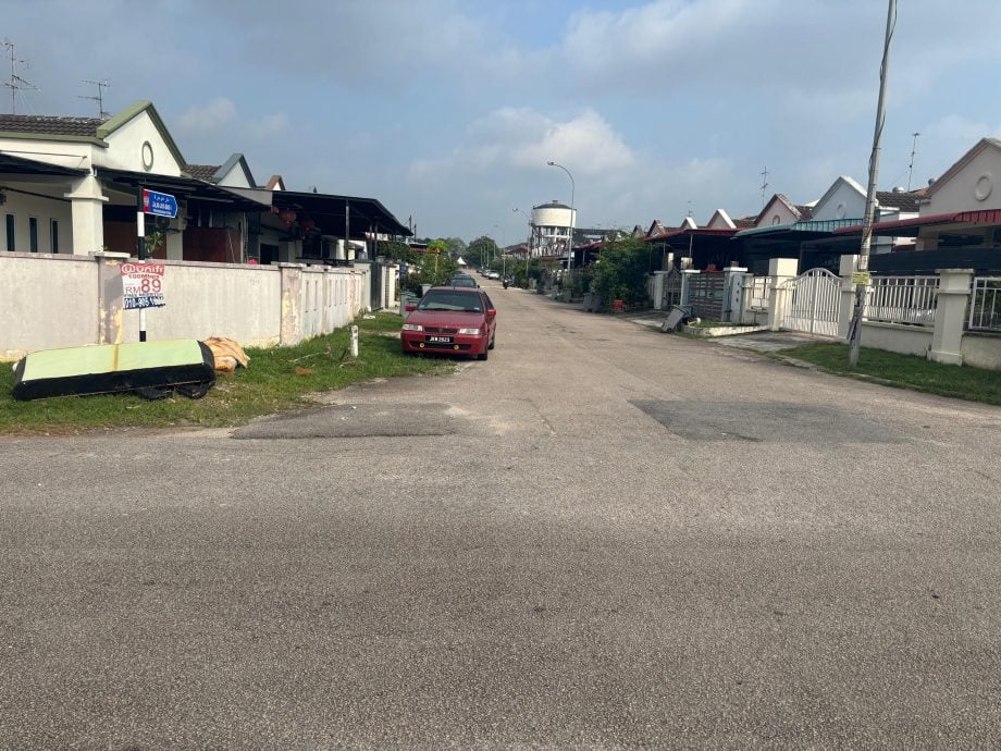 （下版请签发）柔：民生特工队：道路直路口宽   驾驶者开快车易酿祸