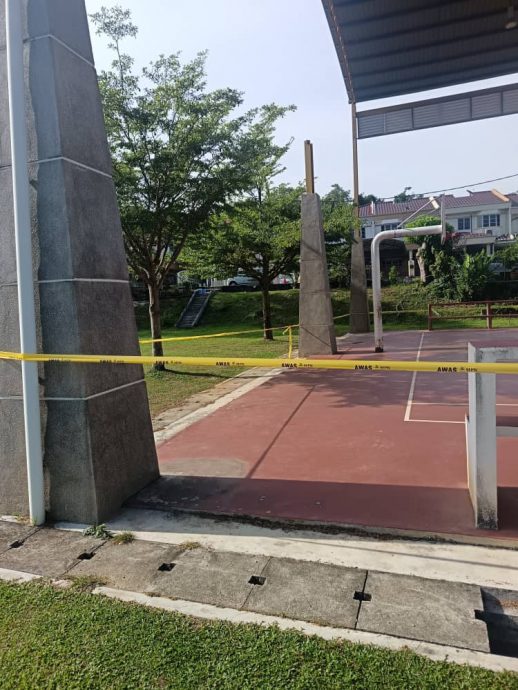 (今日下版)大都会/篮球场横梁遭强风吹落 市政厅暂时封场维修