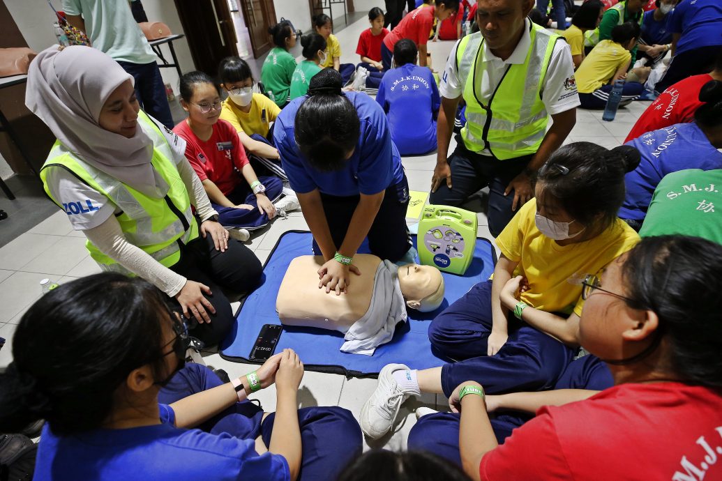 （全国版）东北县36中学2292中学生参与急救培训，缔最大规模大马纪录大全新纪录