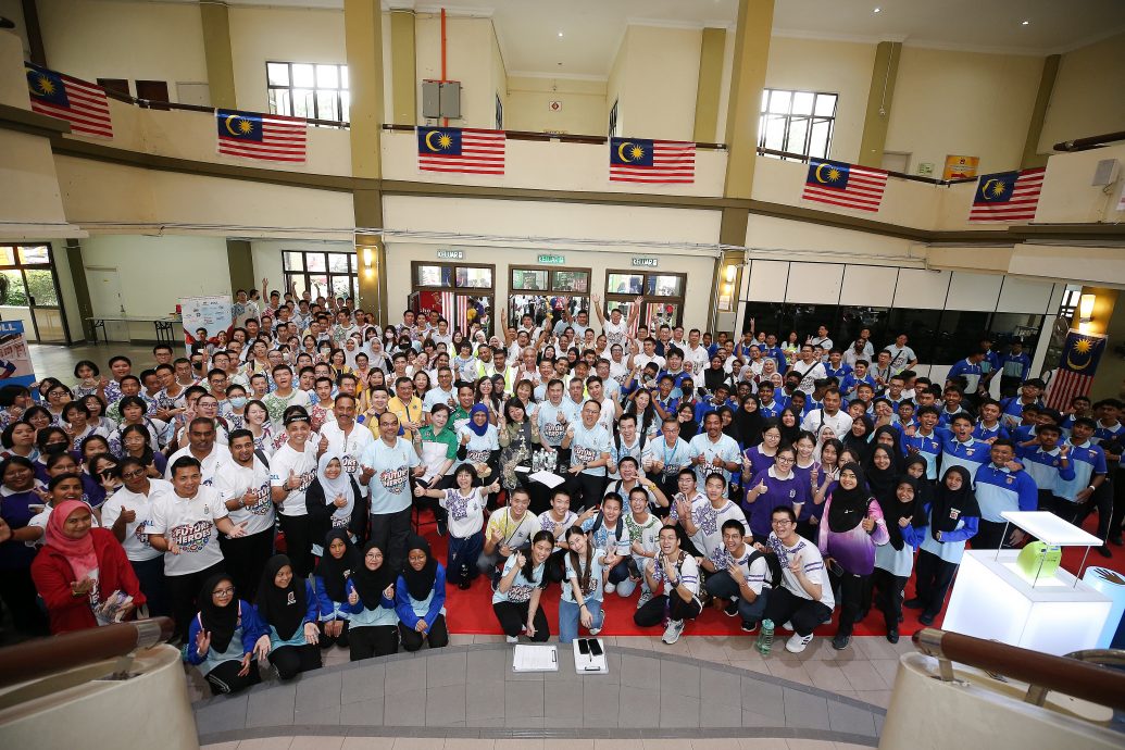 （全国版）东北县36中学2292中学生参与急救培训，缔最大规模大马纪录大全新纪录