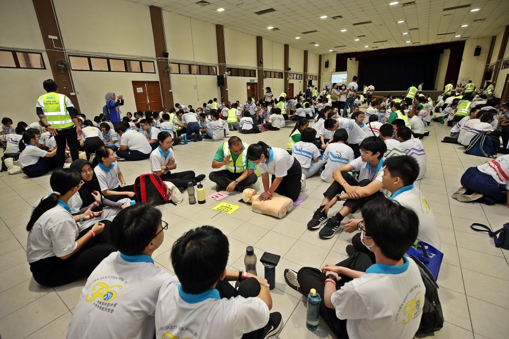 （全国版）东北县36中学2292中学生参与急救培训，缔最大规模大马纪录大全新纪录