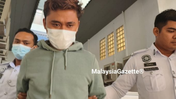 （古城版）四驱车疑吸毒后飞撞造成车祸被控