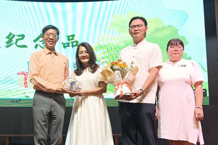 (古城版)培德学校服务26年的吴宝琴老师荣休