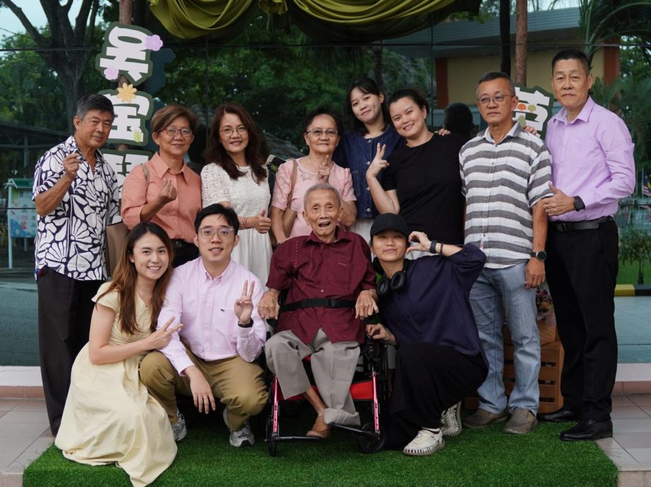 (古城版)培德学校服务26年的吴宝琴老师荣休