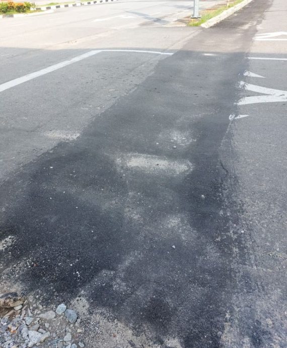 （古城版）柠檬眼商业中心挖路工程导致路面不平