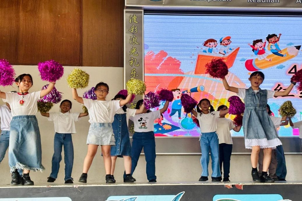 (古城版)武吉波浪华小欢送李勤烈校长调任