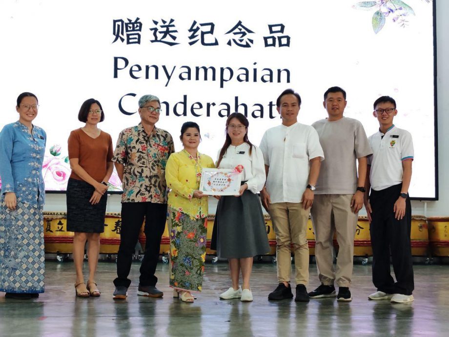 (古城版)革成学校刘素瑛老师荣休