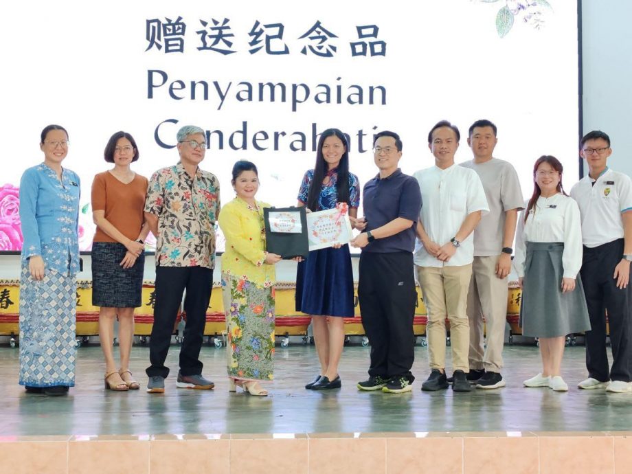 (古城版)革成学校刘素瑛老师荣休