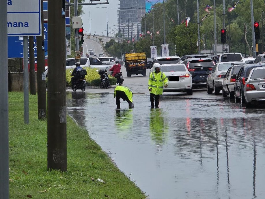 (古城版p6)刘志俍:建议在防洪沟建设闸门,舒缓水灾情况
